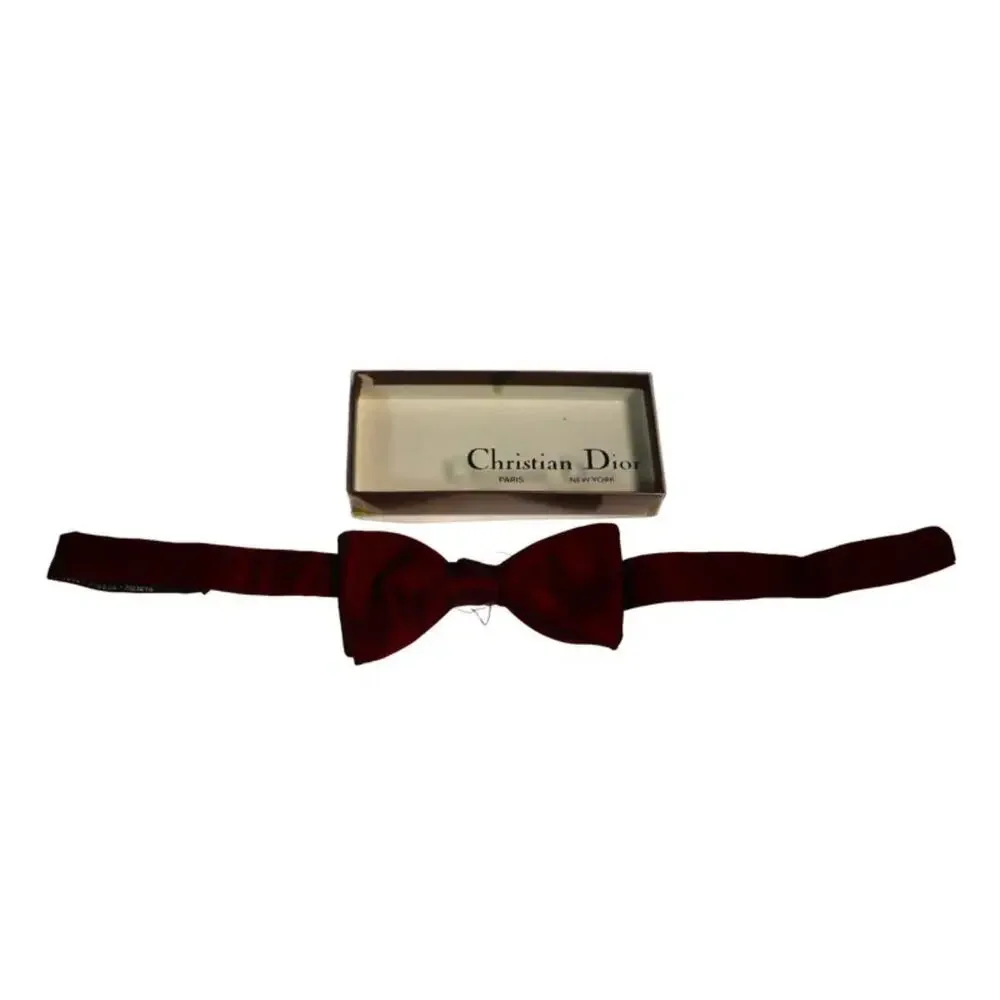 VTG Christian Dior Burgundy Silk Straight Edge Bow Tie w/ Original Box 14.5”–17”